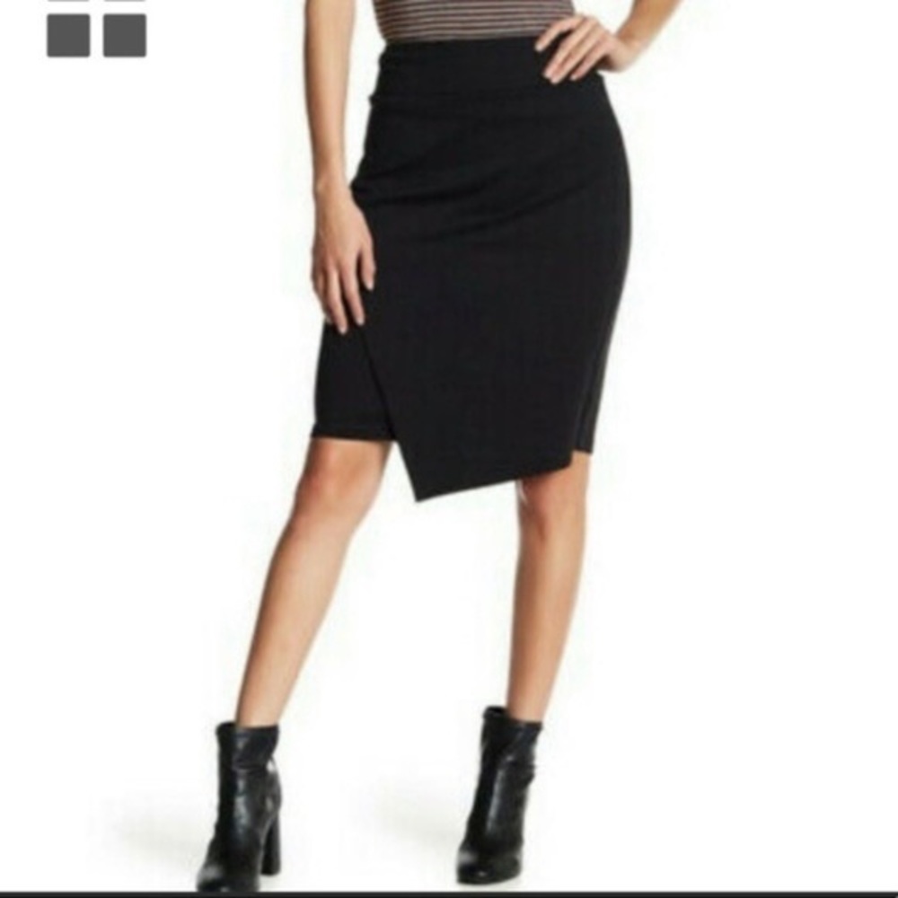⚠️3/$30⚠️ 14TH & Union Asymmetrical Faux Wrap Pencil Skirt. Size M